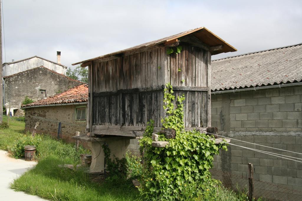 نزل ريباديسوفي Albergue Milpes المظهر الخارجي الصورة